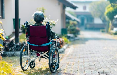 Foto von Steven HWG auf Unsplash pflegeinfo.ch